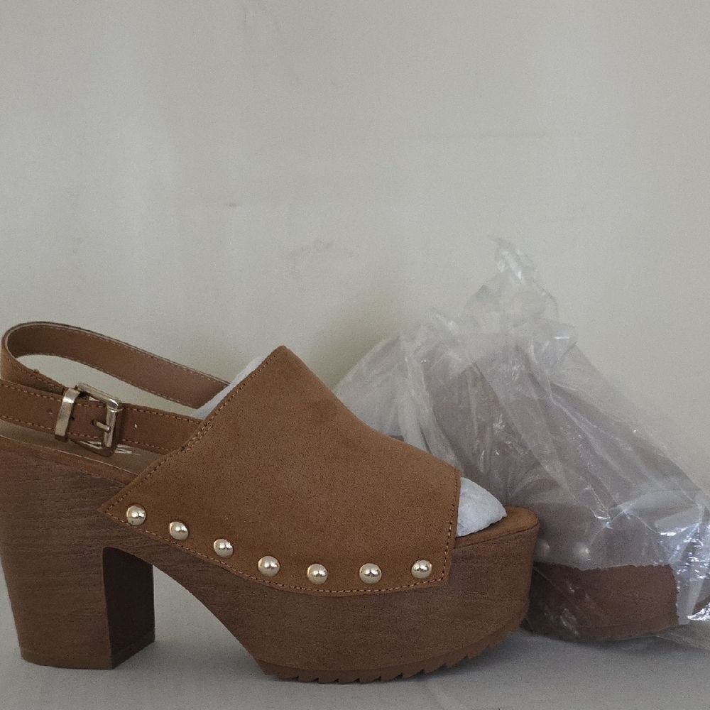 Women's Tan Platform Sandals